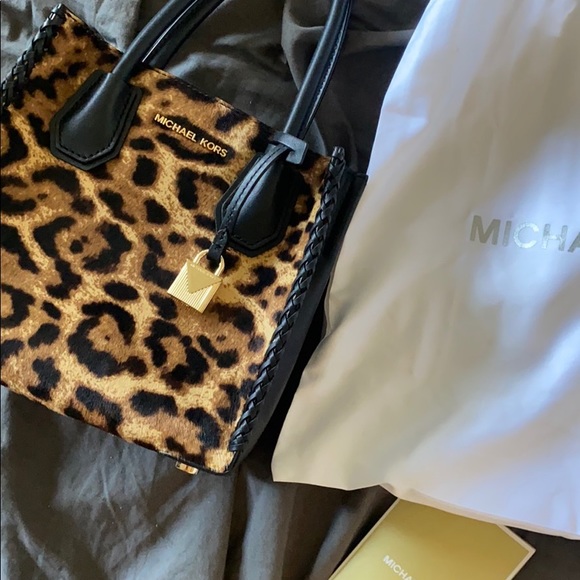 Mini Cheetah Michael Kors purse - Picture 2 of 6